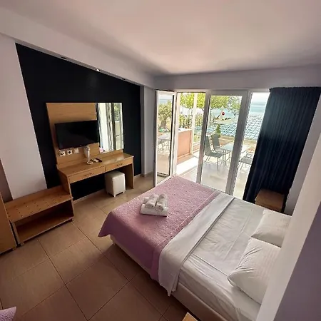 Crystal Blue Apartment Potos Exterior photo
