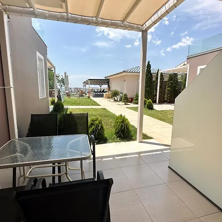 Crystal Blue Apartment Potos Exterior photo