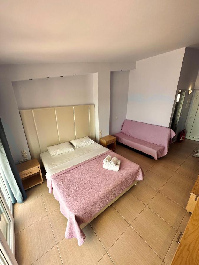 Crystal Blue Apartment Potos